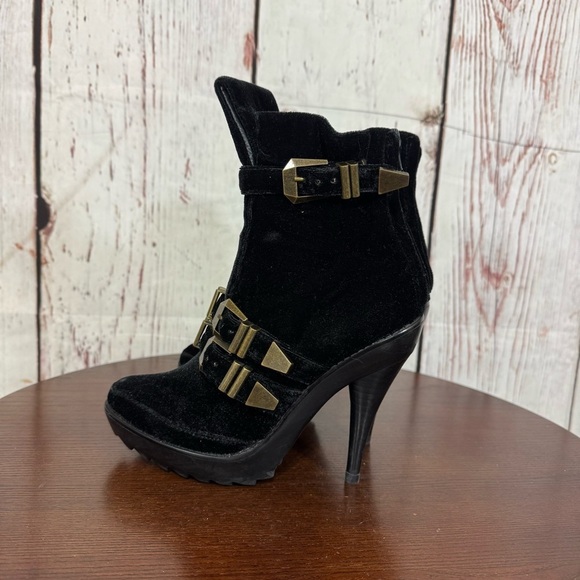 Jeffrey Campbell x LF  Crushed Velvet Buckled Boots Vintage Gothic look 7 GuC - Picture 12 of 16